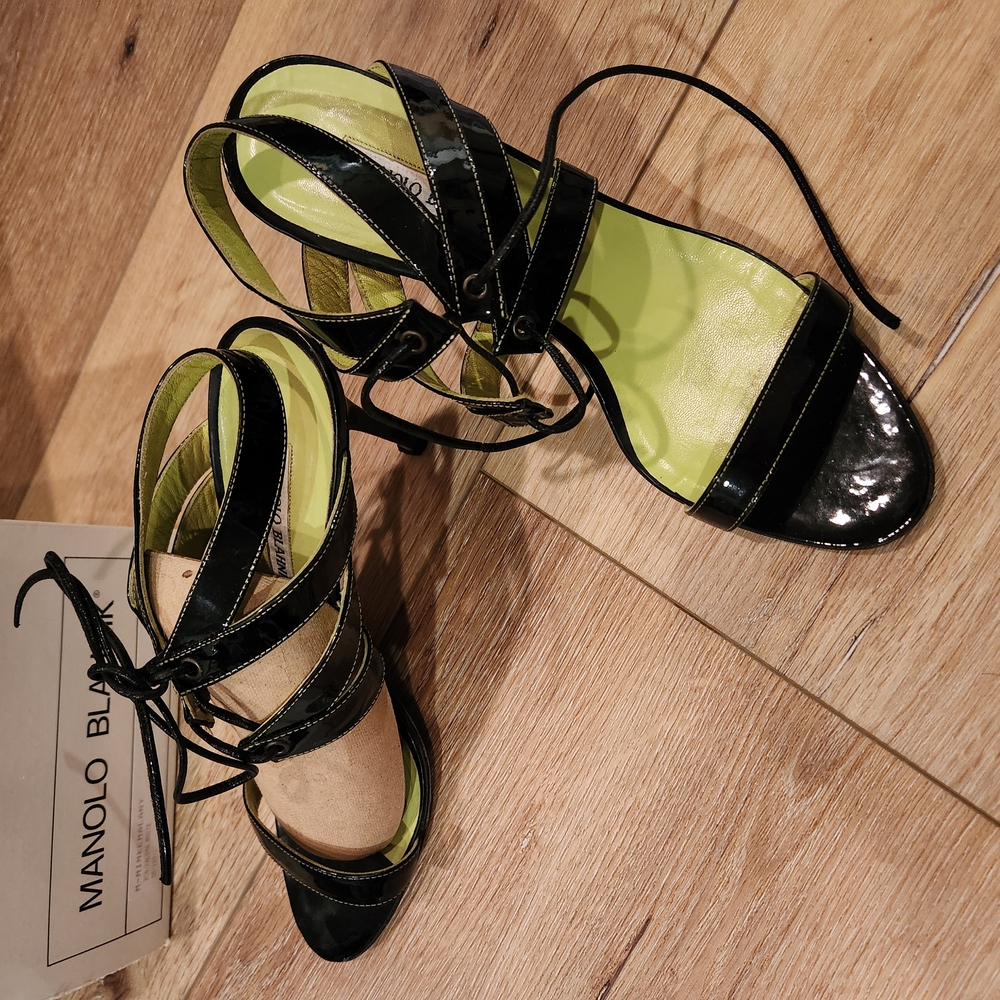 Manolo Blahnik Black and Green Heels with Stiletto and Strappy Design - Picture 12 of 13